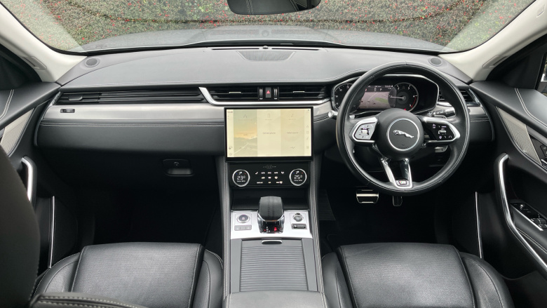 Jaguar F-Pace 2.0 D200 R-Dynamic Black 5dr Auto AWD Diesel Estate